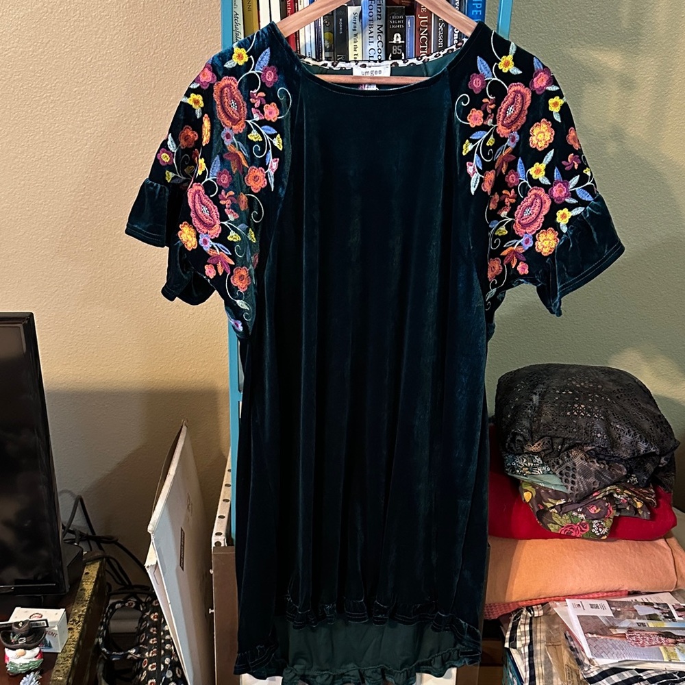 Umgee Floral Embroidered Velvet Dress - Dark Green